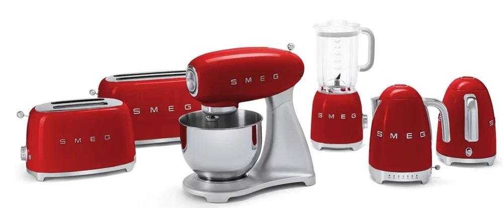 Обзор на чайник Smeg KLF04RDEU