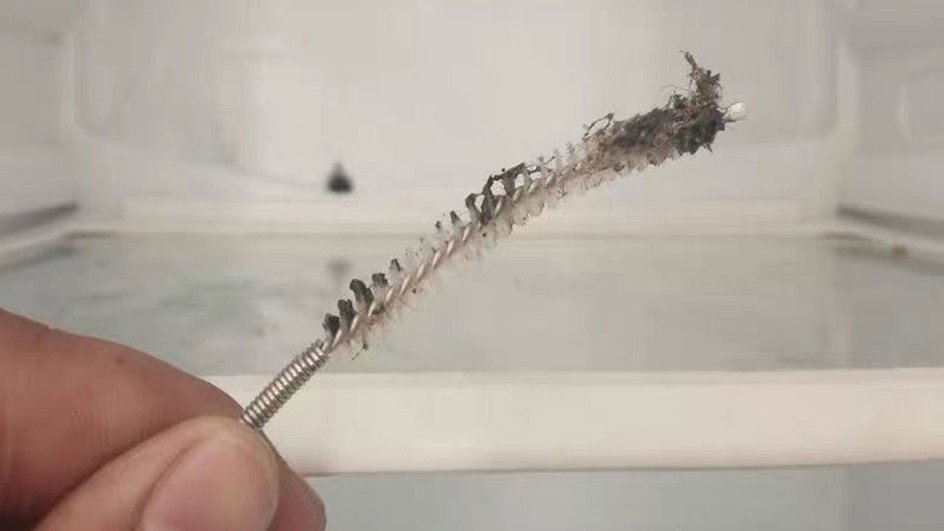 Почему течет холодильник