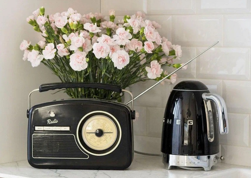 Обзор чайника Smeg KLF04BLEU