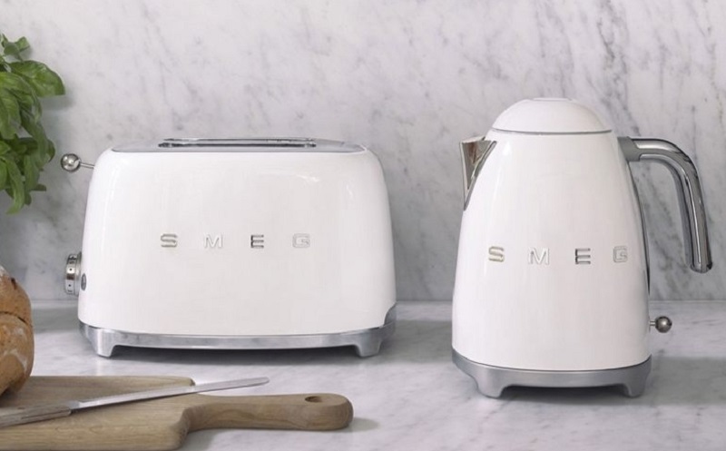 Обзор чайника Smeg KLF04SSEU