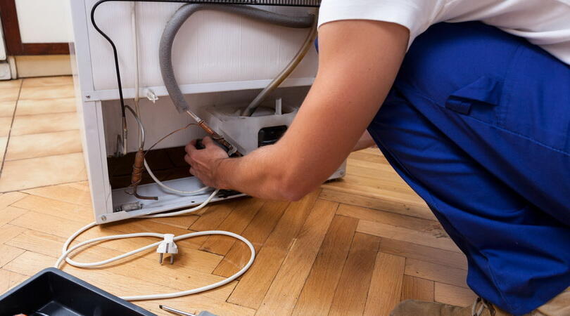 Как заменить лампочку в холодильнике Liebherr Как заменить лампочку в холодильнике Liebherr