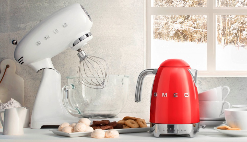 Обзор на чайник Smeg KLF04RDEU