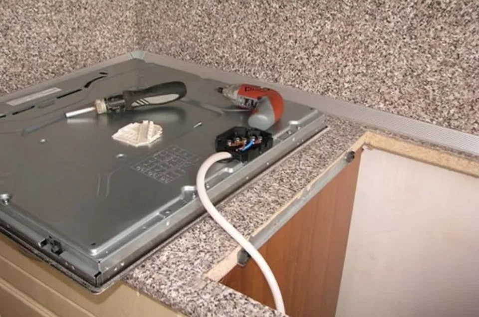 Как установить варочную панель в столешницу