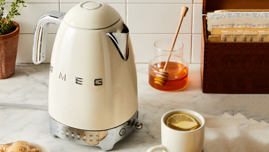 Обзор электрочайника Smeg KLF04CREU