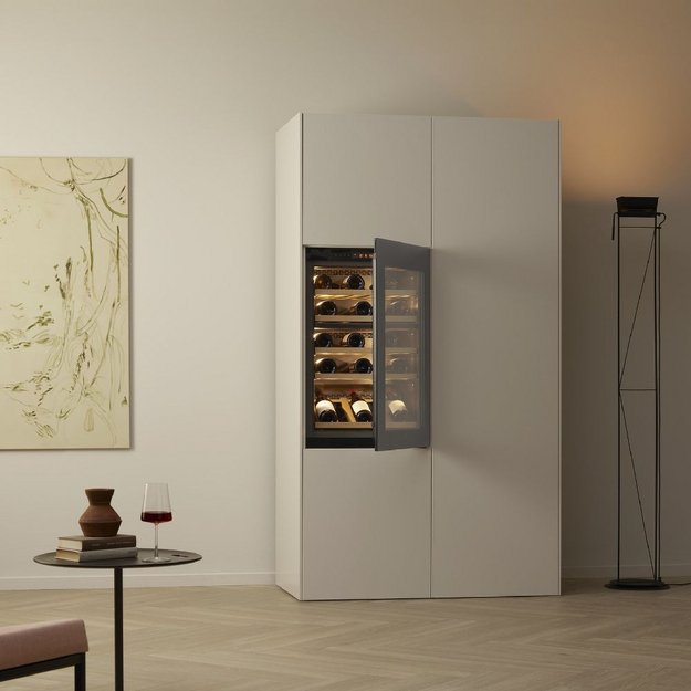 Встраиваемый винный шкаф V-ZUG WineCooler V4000 90 WC4T-51102 L Pearl mirror glass (фото 3) Встраиваемый винный шкаф V-ZUG WineCooler V4000 90 WC4T-51102 L Pearl mirror glass (preview 3)