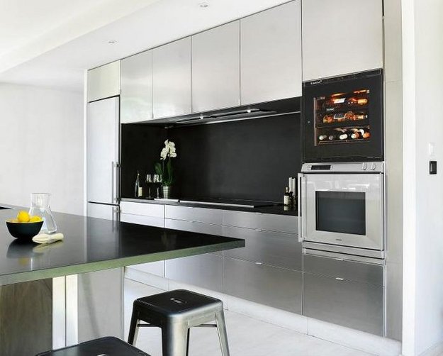 Встраиваемый монотемпературный винный шкаф EuroCave V-INSP-XS I-090011-XS (preview 2)