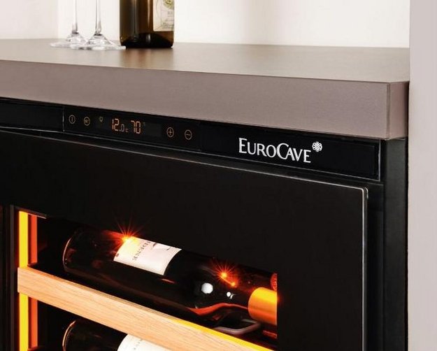 Встраиваемый монотемпературный винный шкаф EuroCave V-INSP-XS I-090012-XS (preview 3)