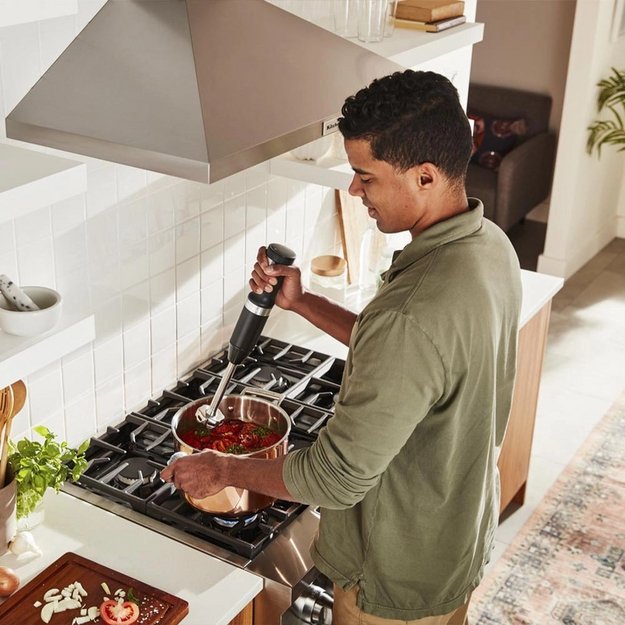 Погружной блендер беспроводной KitchenAid 5KHBBV53EBM черный (фото 11) Погружной блендер беспроводной KitchenAid 5KHBBV53EBM черный (preview 11)