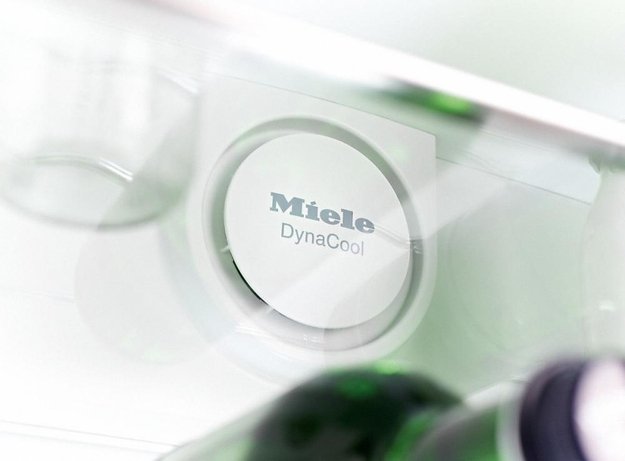 Отдельностоящая холодильно-морозильная комбинация Miele KFNS28463 ED/CS (фото 4) Отдельностоящая холодильно-морозильная комбинация Miele KFNS28463 ED/CS (preview 4)