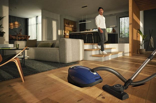 Пылесос Miele Complete C3 PowerLine SGDF3 125 Gala Edition синий (preview 4)