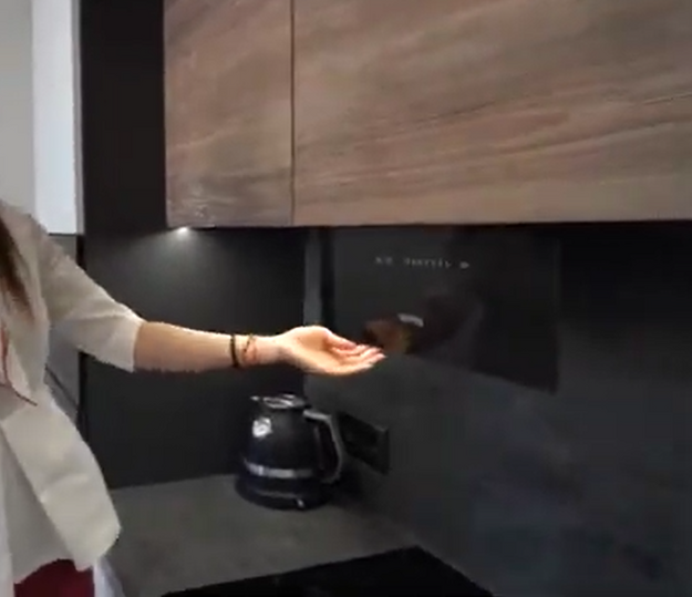 Встраиваемая вытяжка с выдвижным экраном Korting KHP 6512 W (video 1)