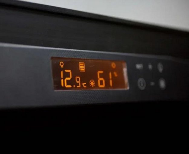 Монотемпературный винный шкаф EuroCave V-REVEL-S R-400012-S2W (preview 3)