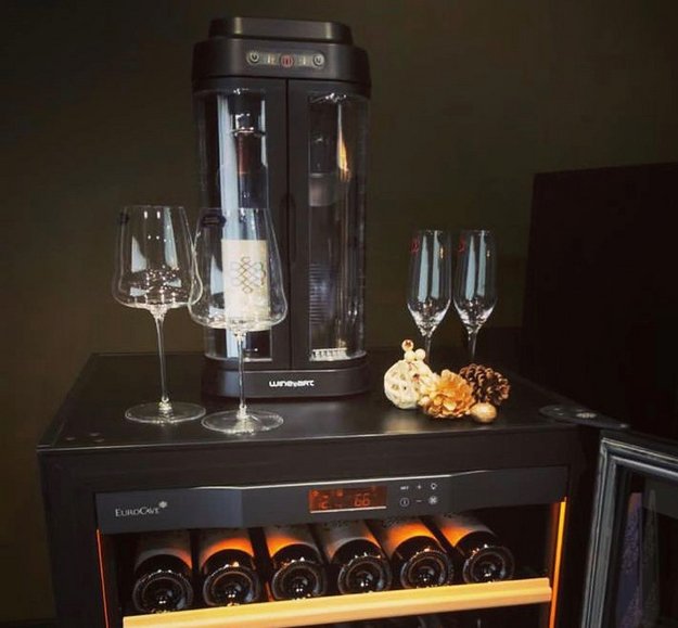 Монотемпературный винный шкаф EuroCave V-PURE-S P-300020-S (preview 2)