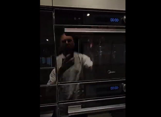 Духовой шкаф Midea MCO82007MBG-I (video 1)