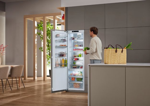 Встраиваемый холодильник Miele K 7797 C L (фото 2) Встраиваемый холодильник Miele K 7797 C L (preview 2)