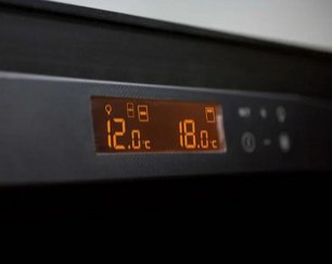 Трехтемпературный винный шкаф EuroCave E-PURE-L P-300064-L фото 4 в Санкт-Петербурге