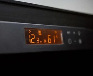 Монотемпературный винный шкаф EuroCave V-PURE-S P-300028-S фото 4 в Санкт-Петербурге