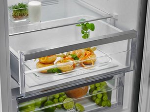 Холодильник Электролюкс RNC7ME34W2 фото 4 в Санкт-Петербурге Холодильник Electrolux RNC7ME34W2 фото 4 в Санкт-Петербурге