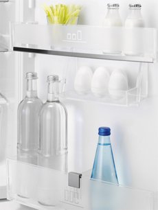 Холодильник Электролюкс ERN1300AOW фото 4 в Санкт-Петербурге Холодильник Electrolux ERN1300AOW фото 4 в Санкт-Петербурге