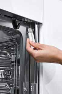 Духовой шкаф Barazza 1FVLTBS белое стекло фото 4 в Санкт-Петербурге