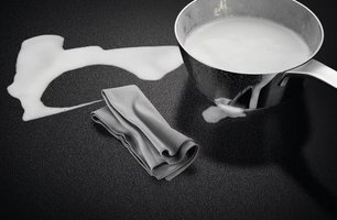 Варочная панель со встроенной вытяжкой AEG TH84CC23CZ фото 4 в Санкт-Петербурге