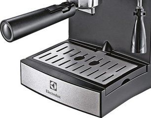 Кофемашина Electrolux EEA 111 фото 4 в Санкт-Петербурге