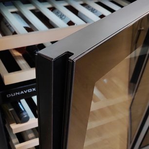 Встраиваемый винный шкаф Дунавокс DAUF-46.145DBH фото 4 в Санкт-Петербурге Встраиваемый винный шкаф Dunavox DAUF-46.145DBH фото 4 в Санкт-Петербурге