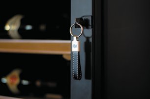 Мультитемпературный винный шкаф EuroCave S-LAPREM-L SLP-1011-L фото 3 в Санкт-Петербурге