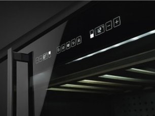 Винный шкаф Смег CVI638N фото 2 в Санкт-Петербурге Винный шкаф Smeg CVI638N фото 2 в Санкт-Петербурге