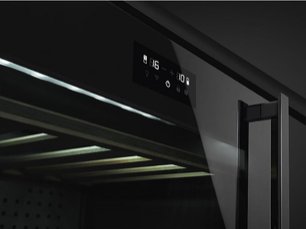 Винный холодильник Смег CVI638LWN3 фото 2 в Санкт-Петербурге Винный холодильник Smeg CVI638LWN3 фото 2 в Санкт-Петербурге