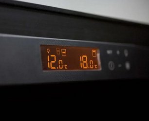 Трехтемпературный винный шкаф EuroCave E-PURE-L P-300049-L фото 3 в Санкт-Петербурге