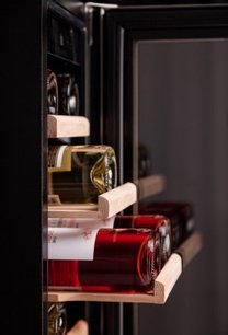 Винный шкаф Dunavox DX-19.58BK/DP фото 3 в Санкт-Петербурге