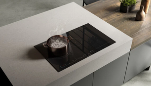 Индукционная варочная поверхность с вытяжкой Kuppersbusch KMI 12850.0 SR-S Black Chrome фото 2 в Санкт-Петербурге