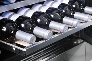 Винный шкаф Фулгор Милано FWC 4524 TC BK фото 3 в Санкт-Петербурге Винный шкаф Fulgor Milano FWC 4524 TC BK фото 3 в Санкт-Петербурге