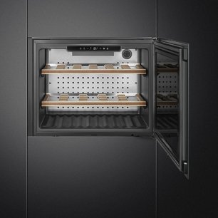Встраиваемый винный шкаф Smeg CVI121B3 фото 2 в Санкт-Петербурге