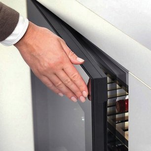 Встраиваемый винный шкаф Dunavox DVN-70.185DB.TO фото 4 в Санкт-Петербурге