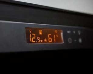 Встраиваемый монотемпературный винный шкаф EuroCave V-059 K-800014-S фото 4 в Санкт-Петербурге