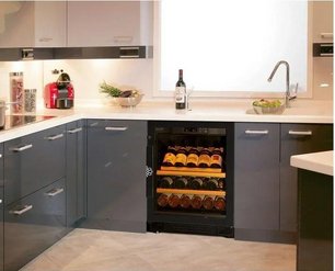 Встраиваемый монотемпературный винный шкаф EuroCave V-059 K-800012-S фото 2 в Санкт-Петербурге