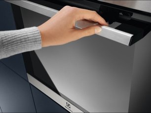 Духовой шкаф Electrolux EOF3H40BX фото 3 в Санкт-Петербурге