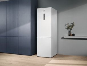 Холодильник Электролюкс RNC7ME32W2 фото 3 в Санкт-Петербурге Холодильник Electrolux RNC7ME32W2 фото 3 в Санкт-Петербурге