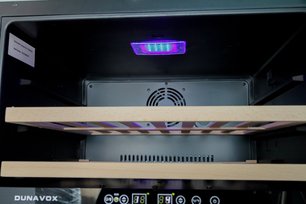 Винный шкаф Дунавокс DX-51.150DBK фото 4 в Санкт-Петербурге Винный шкаф Dunavox DX-51.150DBK фото 4 в Санкт-Петербурге