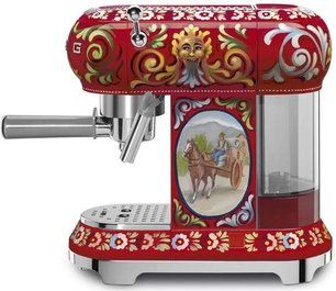 Кофемашина Smeg ECF01DGEU фото 2 в Санкт-Петербурге