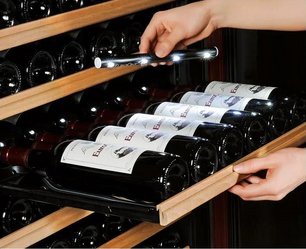 Монотемпературный винный шкаф EuroCave V-PREM-S V-200011-S фото 4 в Санкт-Петербурге