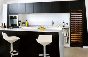 Встраиваемый мультитемпературный винный шкаф EuroCave S-259 K-800021-L фото 4 в Санкт-Петербурге