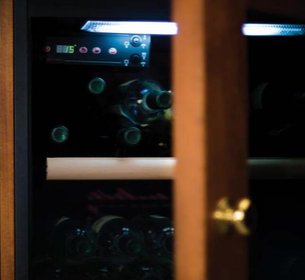 Винный шкаф IP CEXP 401 VU венге фото 2 в Санкт-Петербурге