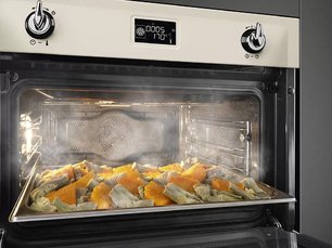 Компактный духовой шкаф с пароваркой Смег SF4920VCP1 фото 2 в Санкт-Петербурге Компактный духовой шкаф с пароваркой Smeg SF4920VCP1 фото 2 в Санкт-Петербурге