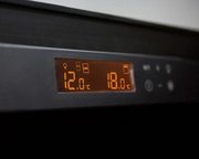 Трехтемпературный винный шкаф EuroCave E-PURE-L P-300064-L фото 4 в Санкт-Петербурге