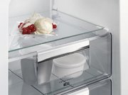 Встраиваемый холодильник AEG SCR819F8FS фото 4 в Санкт-Петербурге