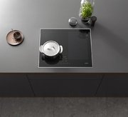 Индукционная панель конфорок с сенсорным управлением Miele KM7464 FR фото 3 в Санкт-Петербурге