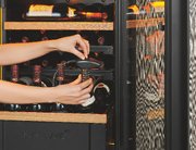 Встраиваемый двухтемпературный винный шкаф EuroCave D-INSP-M I-090019-M фото 3 в Санкт-Петербурге